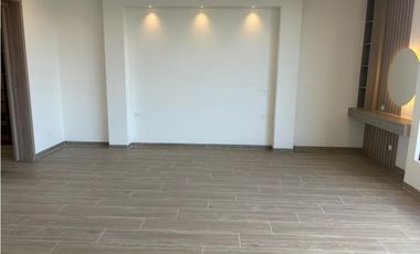 Más que una Casa: Un Refugio de 350 m² con el Jardín de tus Sueños