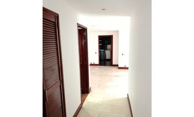 APARTAMENTO EN RENTA LAURELES CERCA AL EXITO