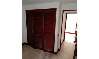 APARTAMENTO EN RENTA LAURELES CERCA AL EXITO