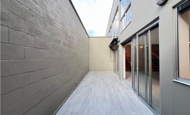 VENTA DE CASA EN UNIDAD CERRADA LLANOGRANDE 
