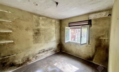 Casa a Refaccionar sobre excelente lote a mts de Las Heras y Camino Negro - CONSULTAR!!