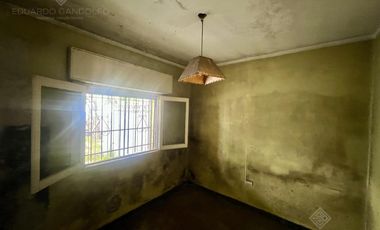 Casa a Refaccionar sobre excelente lote a mts de Las Heras y Camino Negro - CONSULTAR!!