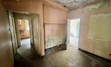 Casa a Refaccionar sobre excelente lote a mts de Las Heras y Camino Negro - CONSULTAR!!