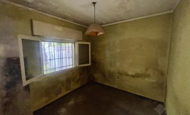 Casa a Refaccionar sobre excelente lote a mts de Las Heras y Camino Negro - CONSULTAR!!