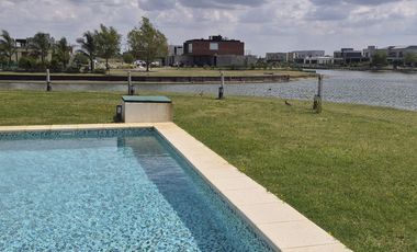 VENDE, CASA A LAGUNA, PUEBLOS DEL PLATA MAGALLANES  al 300