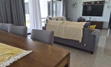 VENDE, CASA A LAGUNA, PUEBLOS DEL PLATA MAGALLANES  al 300