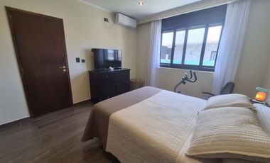 VENDE, CASA A LAGUNA, PUEBLOS DEL PLATA MAGALLANES  al 300