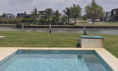 VENDE, CASA A LAGUNA, PUEBLOS DEL PLATA MAGALLANES  al 300