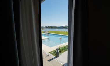 VENDE, CASA A LAGUNA, PUEBLOS DEL PLATA MAGALLANES  al 300