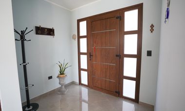 VENDE, CASA A LAGUNA, PUEBLOS DEL PLATA MAGALLANES  al 300