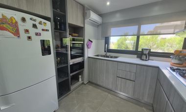 VENDE, CASA A LAGUNA, PUEBLOS DEL PLATA MAGALLANES  al 300