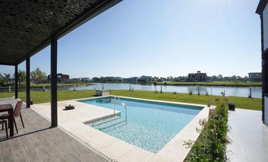 VENDE, CASA A LAGUNA, PUEBLOS DEL PLATA MAGALLANES  al 300