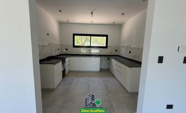 Casa a Estrenar en El Nacional Club De Campo