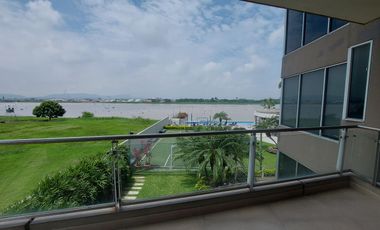 Se vende departamento vista al río piso bajo