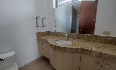 Se vende departamento vista al río piso bajo