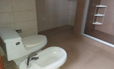 Se vende departamento vista al río piso bajo