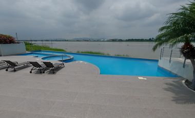 Se vende departamento vista al río piso bajo