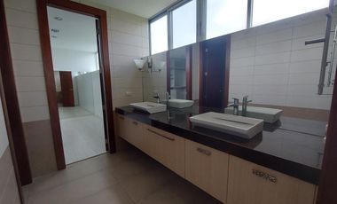 Se vende departamento vista al río piso bajo