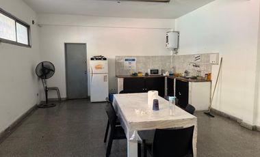 Depósito en Alquiler de 1400 m2 cub - Caseros