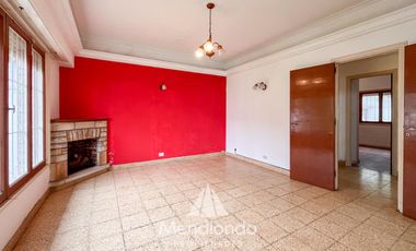 Casa 4 ambientes con parque / Zona Aldrey