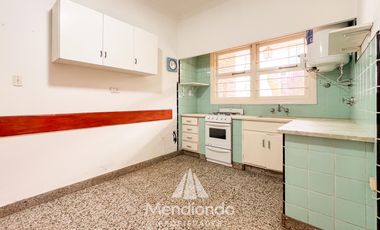 Casa 4 ambientes con parque / Zona Aldrey