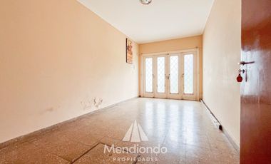 Casa 4 ambientes con parque / Zona Aldrey