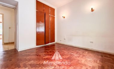 Casa 4 ambientes con parque / Zona Aldrey
