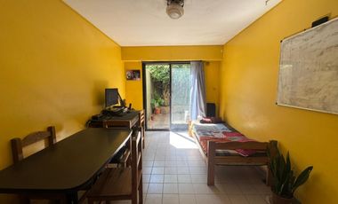Departamento de un dormitorio con patio en Venta en La Plata
