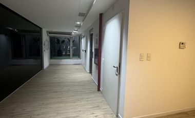 ALQUILER DE OFICINA DE 100 M2 EN EDIFICIO CORPORATIVO EN  MONSERRAT