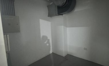 ALQUILER DE OFICINA DE 100 M2 EN EDIFICIO CORPORATIVO EN  MONSERRAT