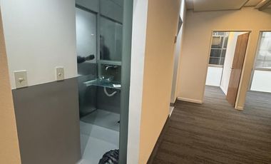 ALQUILER DE OFICINA DE 100 M2 EN EDIFICIO CORPORATIVO EN  MONSERRAT