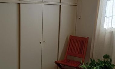 Casa en venta de dos dormitorios, dos cocheras y patio. Zona Nuevo Hospital.