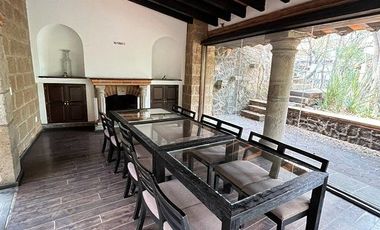 VILLA DEL LAGO, excelente estado