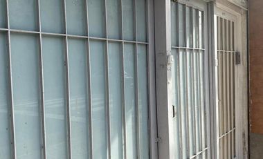 Local en alquiler, sin expensas.