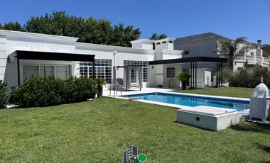 Casa en El Nacional Club De Campo