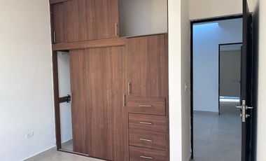 RENTA CASA EN EL REFUGIO EN CONDOMINIO CON ALBERCA