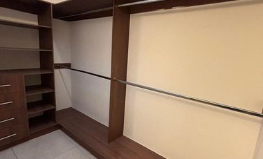 RENTA CASA EN EL REFUGIO EN CONDOMINIO CON ALBERCA