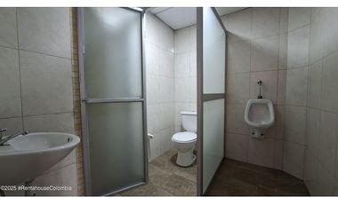 Edificio en Soacha (Cundinamarca) RAH CO: 25-1968