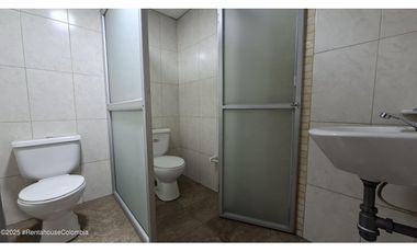 Edificio en Soacha (Cundinamarca) RAH CO: 25-1968