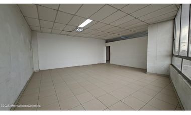 Edificio en Soacha (Cundinamarca) RAH CO: 25-1968