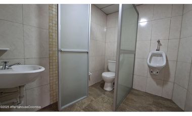 Edificio en Soacha (Cundinamarca) RAH CO: 25-1968