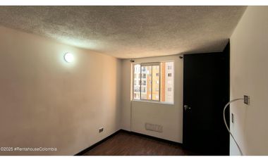 Apartamento en Madrid (Cundinamarca) RAH CO: 25-2015