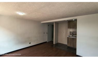 Apartamento en Madrid (Cundinamarca) RAH CO: 25-2015