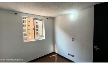 Apartamento en Madrid (Cundinamarca) RAH CO: 25-2015