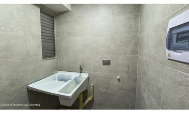 Apartamento en Madrid (Cundinamarca) RAH CO: 25-2015
