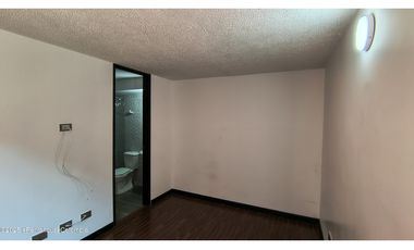 Apartamento en Madrid (Cundinamarca) RAH CO: 25-2015