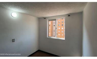 Apartamento en Madrid (Cundinamarca) RAH CO: 25-2015