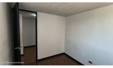 Apartamento en Madrid (Cundinamarca) RAH CO: 25-2015