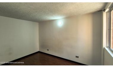 Apartamento en Madrid (Cundinamarca) RAH CO: 25-2015