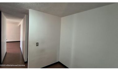 Apartamento en Madrid (Cundinamarca) RAH CO: 25-2015